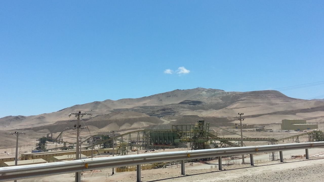 Planta de proceso en faena minera del norte de Chile